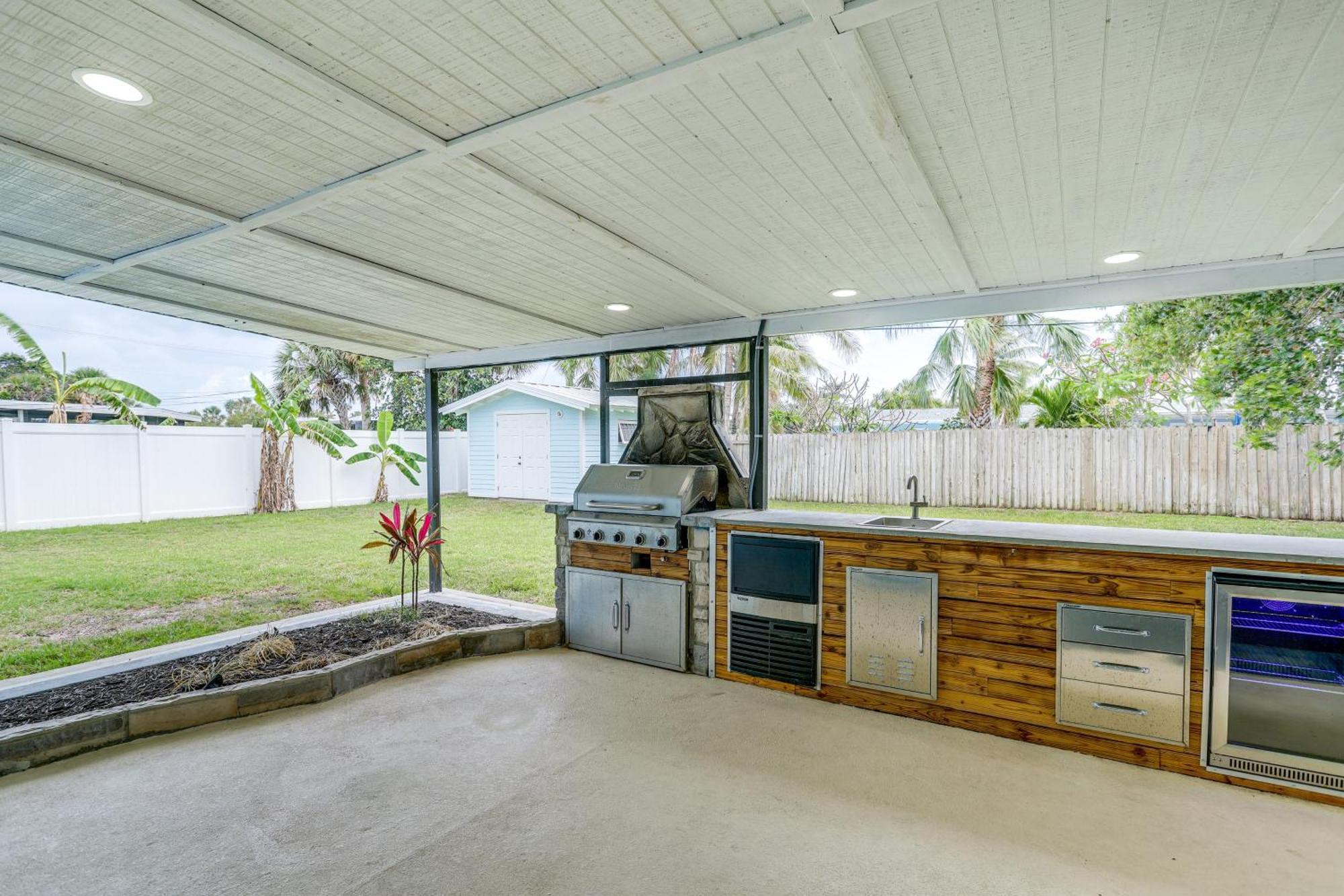 Pet-Friendly Cocoa Beach Home Walk To Beach! Buitenkant foto