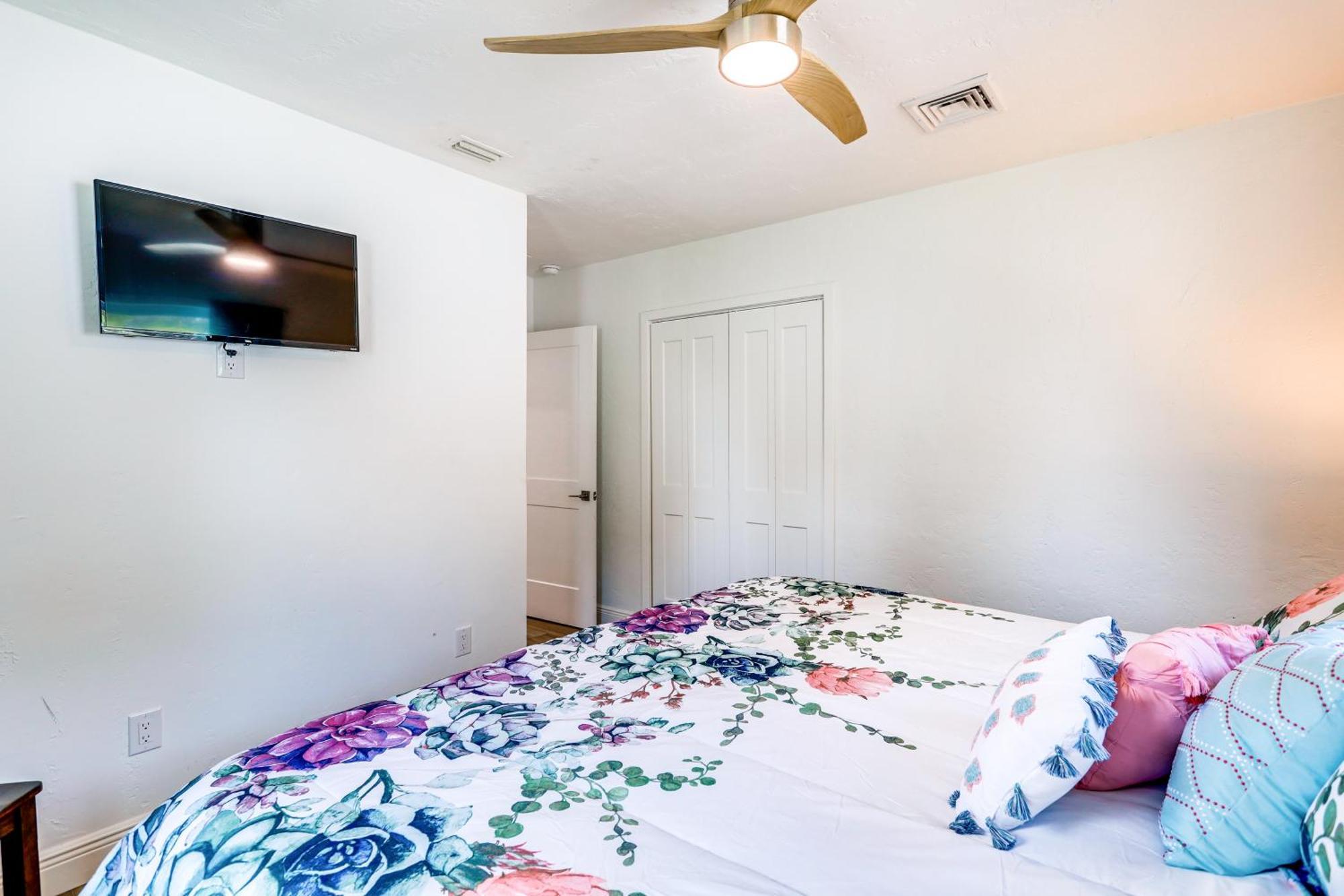 Pet-Friendly Cocoa Beach Home Walk To Beach! Buitenkant foto