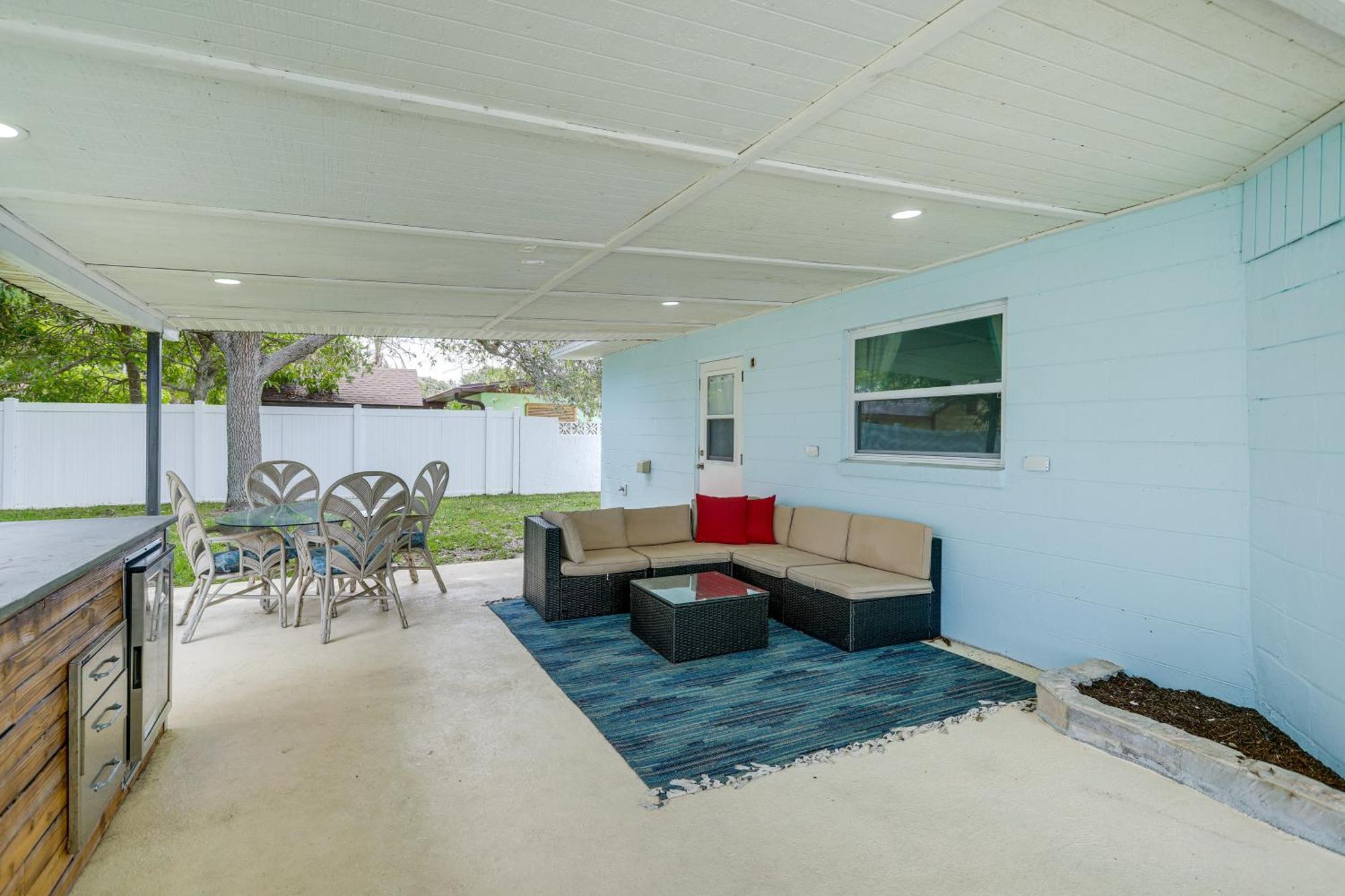 Pet-Friendly Cocoa Beach Home Walk To Beach! Buitenkant foto