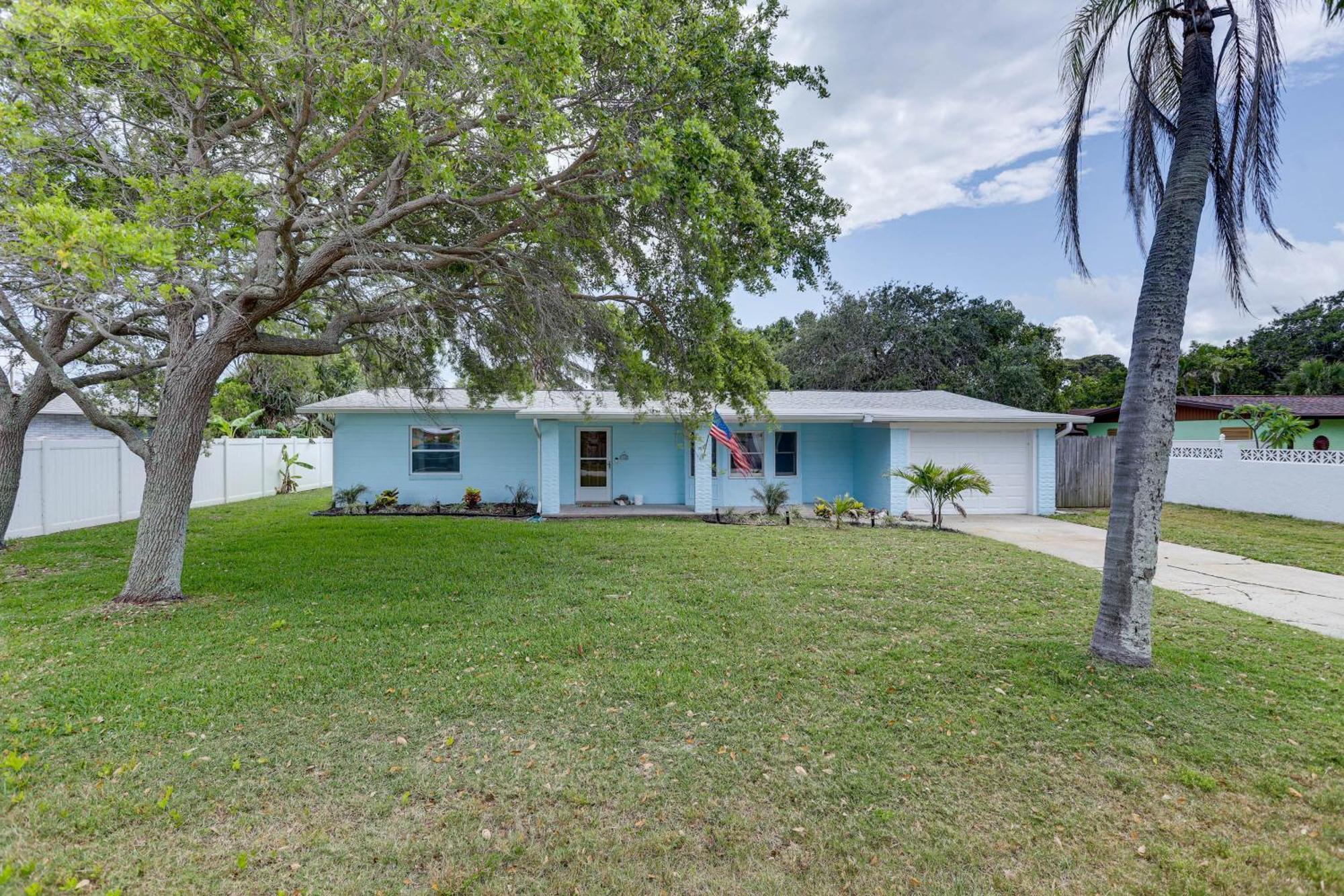 Pet-Friendly Cocoa Beach Home Walk To Beach! Buitenkant foto