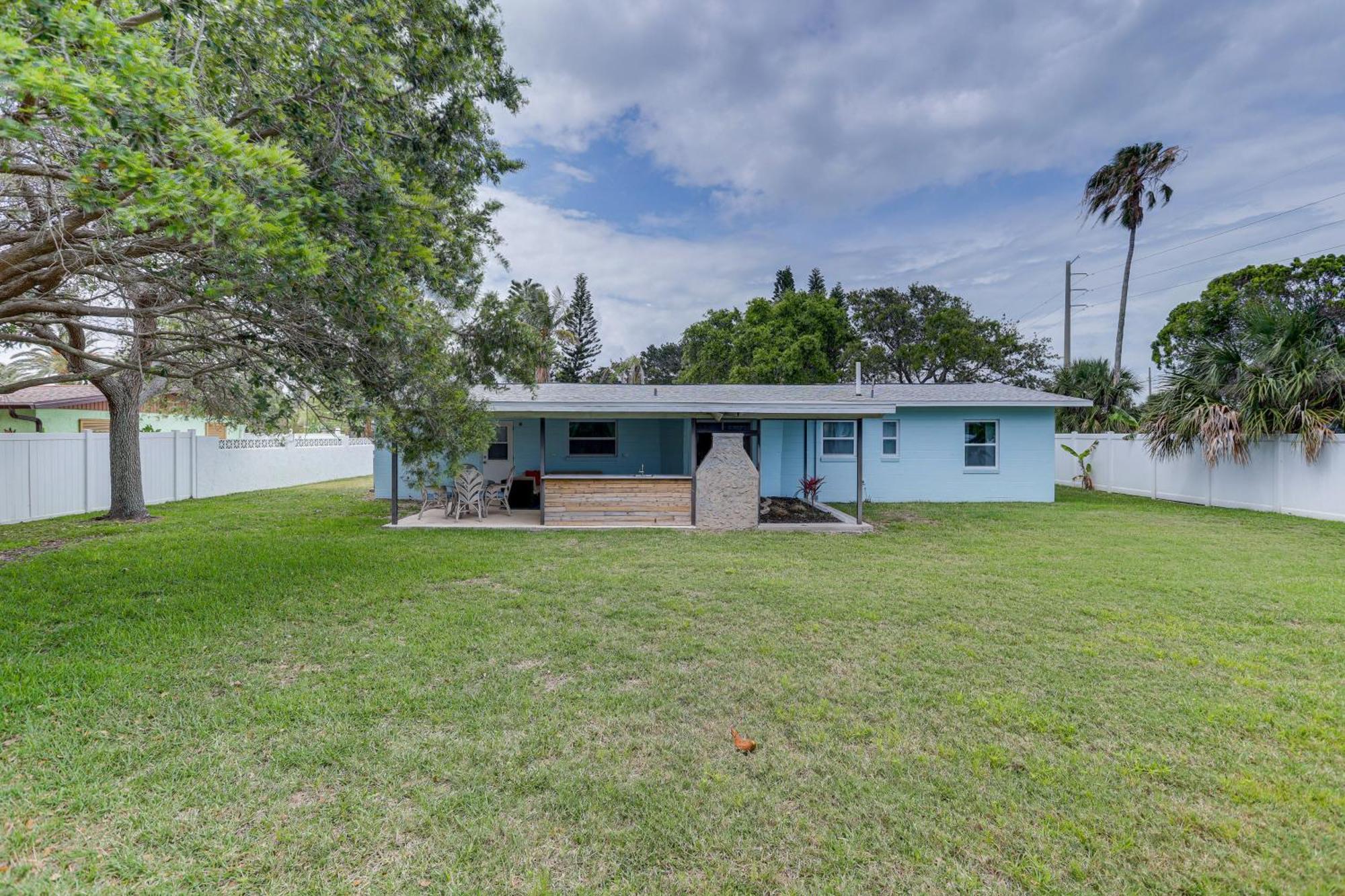 Pet-Friendly Cocoa Beach Home Walk To Beach! Buitenkant foto